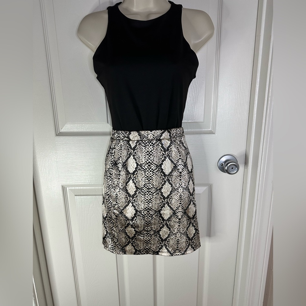PAPAYA snake skin mini skirt L (fits like a small)
